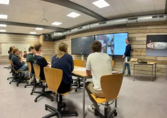 Case presentation Althen Sensors durin TU Dleft Partner Day.